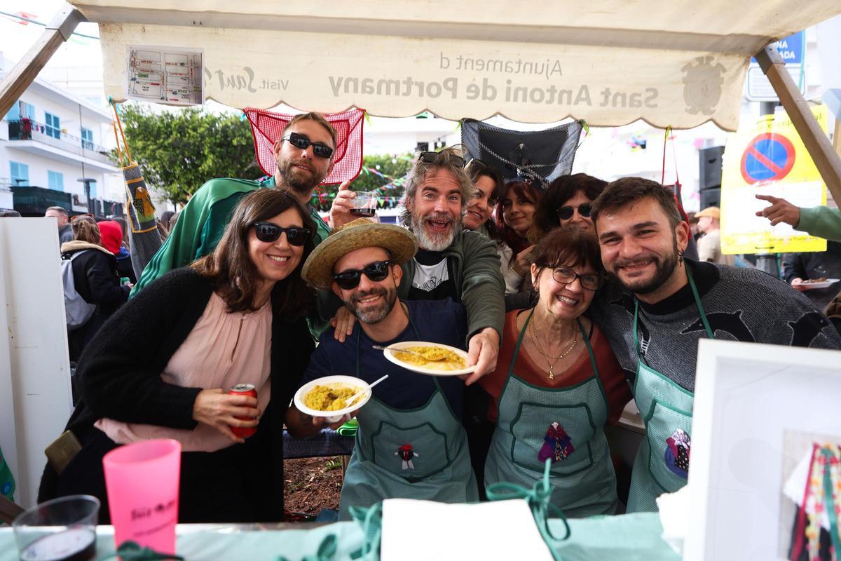 Un grupo participante en el Campeonato Mundial de Arroz de Matanzas de Sant Antoni del año pasado.