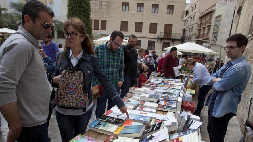 La literatura sale a la calle para celebrar el Día del Libro