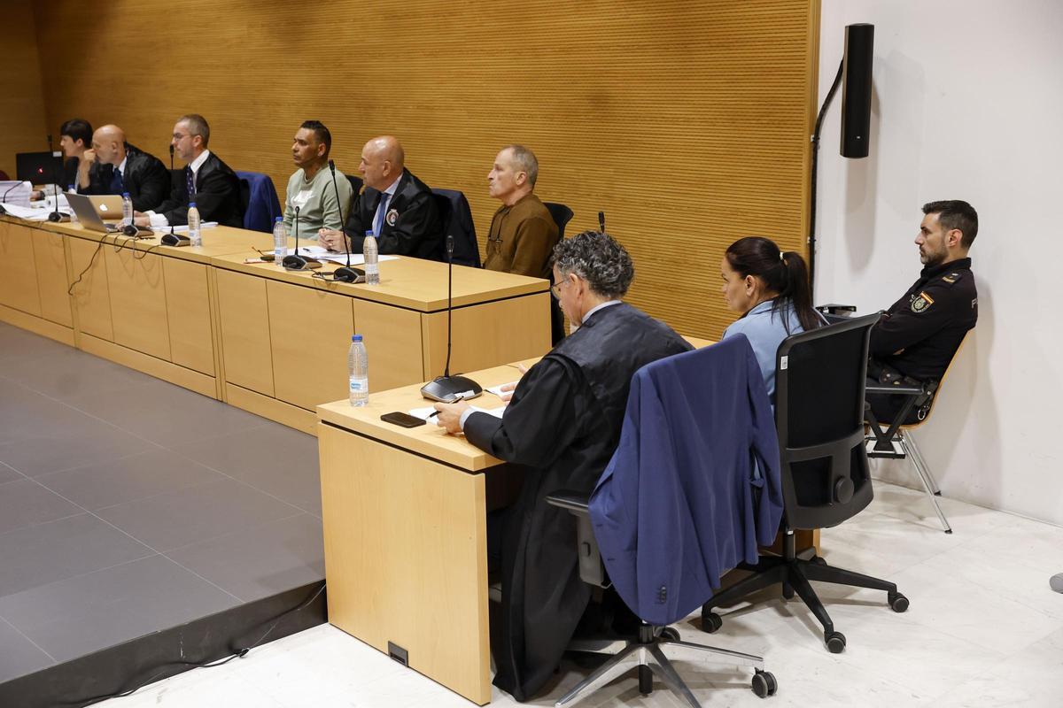 Juicio contra dos hombres y una mujer acusados de haber matado a una persona en Vecindario (Gran Canaria) en 2021