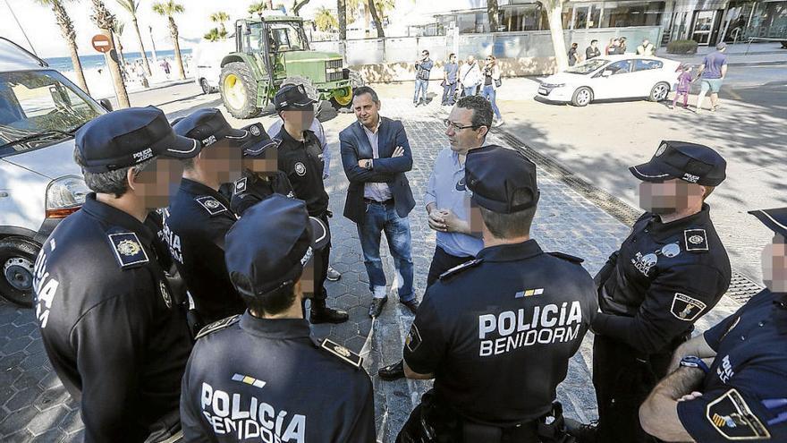 Benidorm quiere que los policías  interinos puedan llevar armas