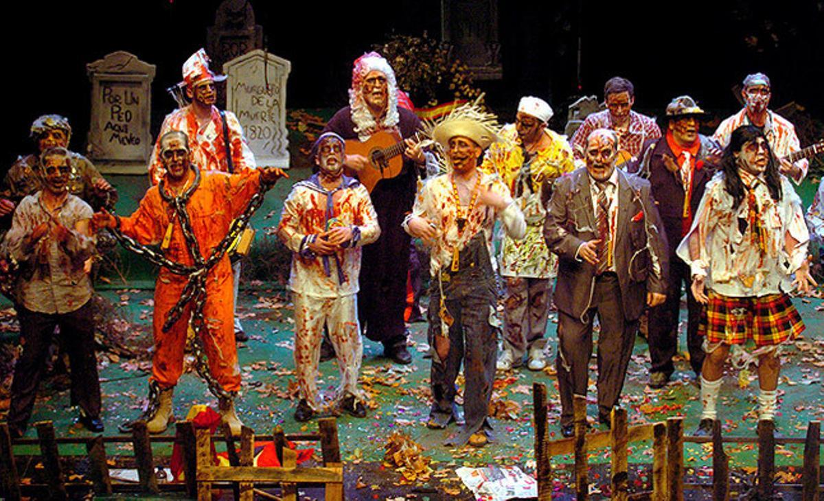 La murga Vaya lo que viene, durant la seva intervenció al Concurs de Murgues del Carnaval de Badajoz, que ha començat al Teatre López de Ayala de la ciutat.