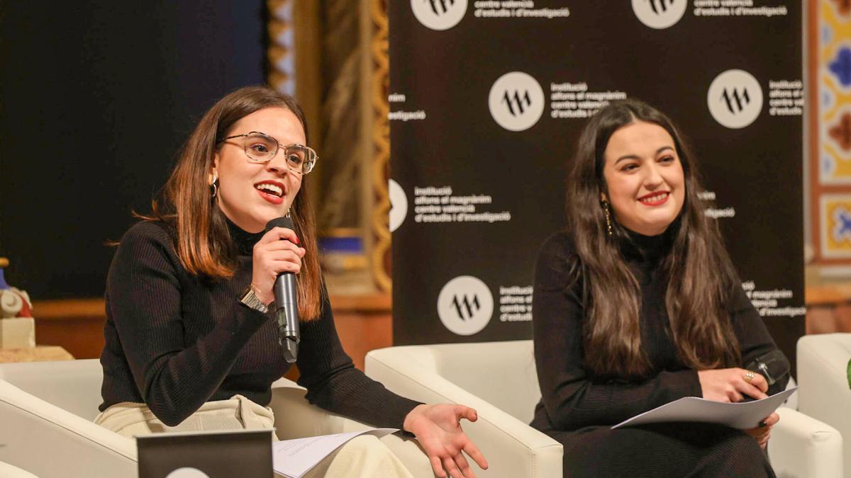 Marta García Carbonell y Maria Palau Galdon en la presentación del libro &quot;Indignas hijas de su patria: crónicas del Patronato de Protección de la Mujer en el País Valencià&quot;