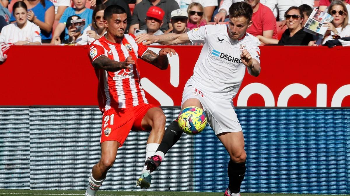 Rakitic, durante el Sevilla-Almería