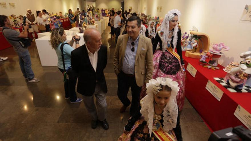 La Exposición del Ninot abre sus puertas en la Lonja del Pescado