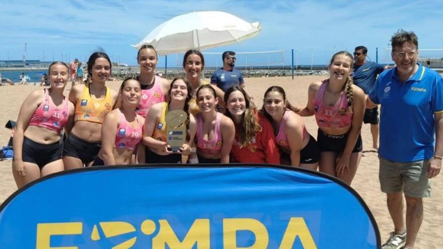 La temporada de balonmano playa se abre en el Arbeyal