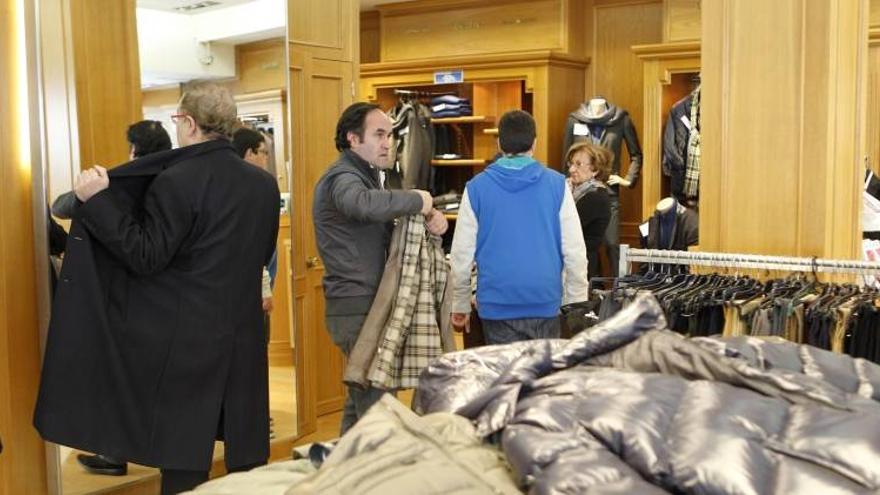 Las rebajas tradicionales animan al pequeño comercio zaragozano