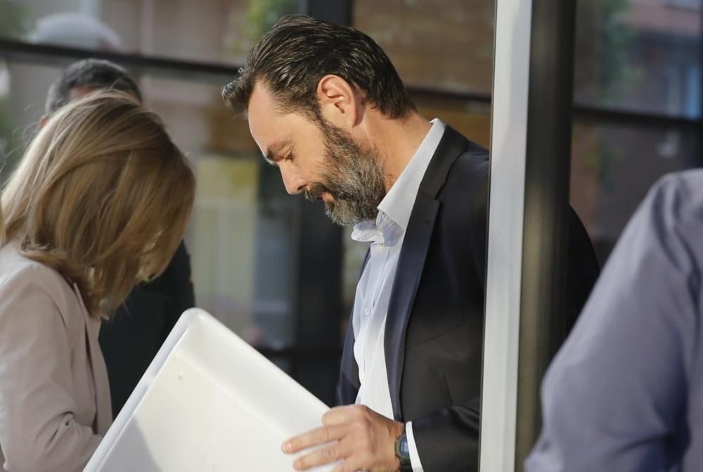 Llegada de Miguel López a la sede judicial de la calle Pardo Gimeno de Alicante donde arranca el juicio con jurado en el que será juzgado por el crimen de su suegra.