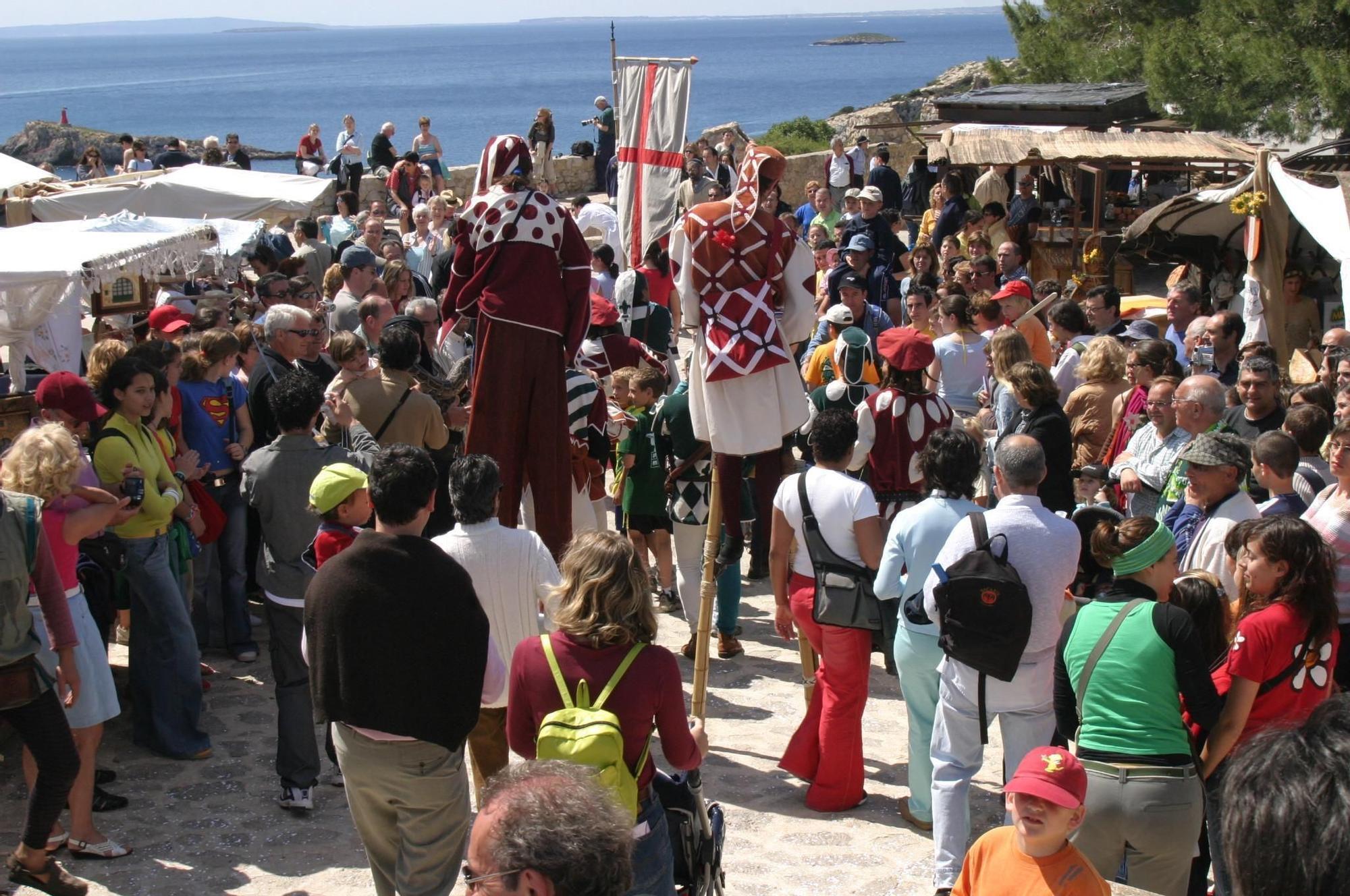 Edición de 2004 de la Feria Medieval de Ibiza.