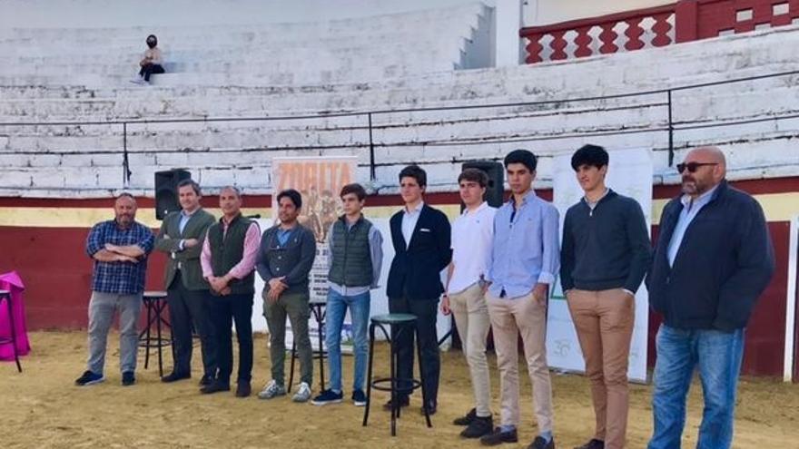 Participantes en la presentación, el miércoles, 4, del primer bolsín taurino de Zorita.