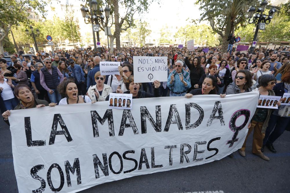 Marcha en València en protesta por la sentencia de 'La Manada'