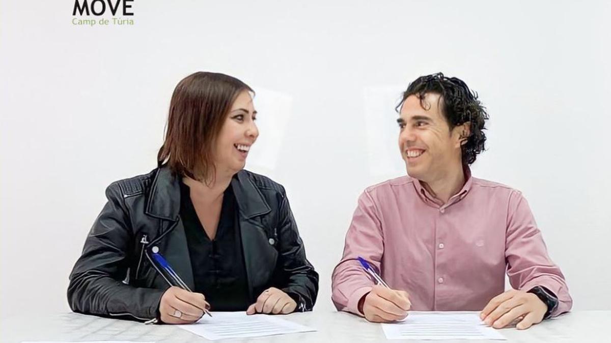 Mari Cruz García y Joanma Miguel, de Compromís-Move en Llíria