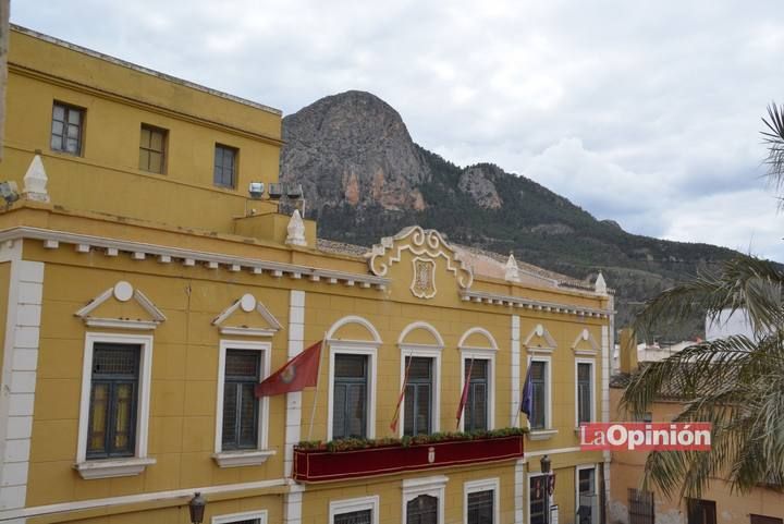 Procesión de los Estandartes y pregón de la Seman Santa de Cieza 2015