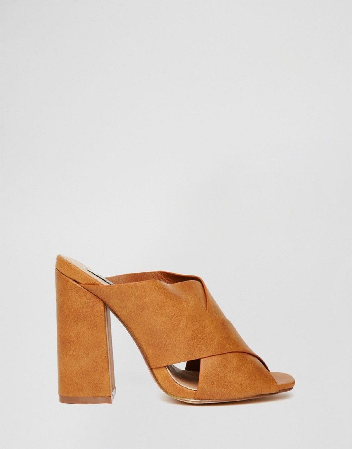 Mules para el verano, cruzadas de Asos (56,99€)