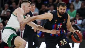 Mirotic conduce el balón defendido por Butkevicius en el primer partido de la serie en el Palau.