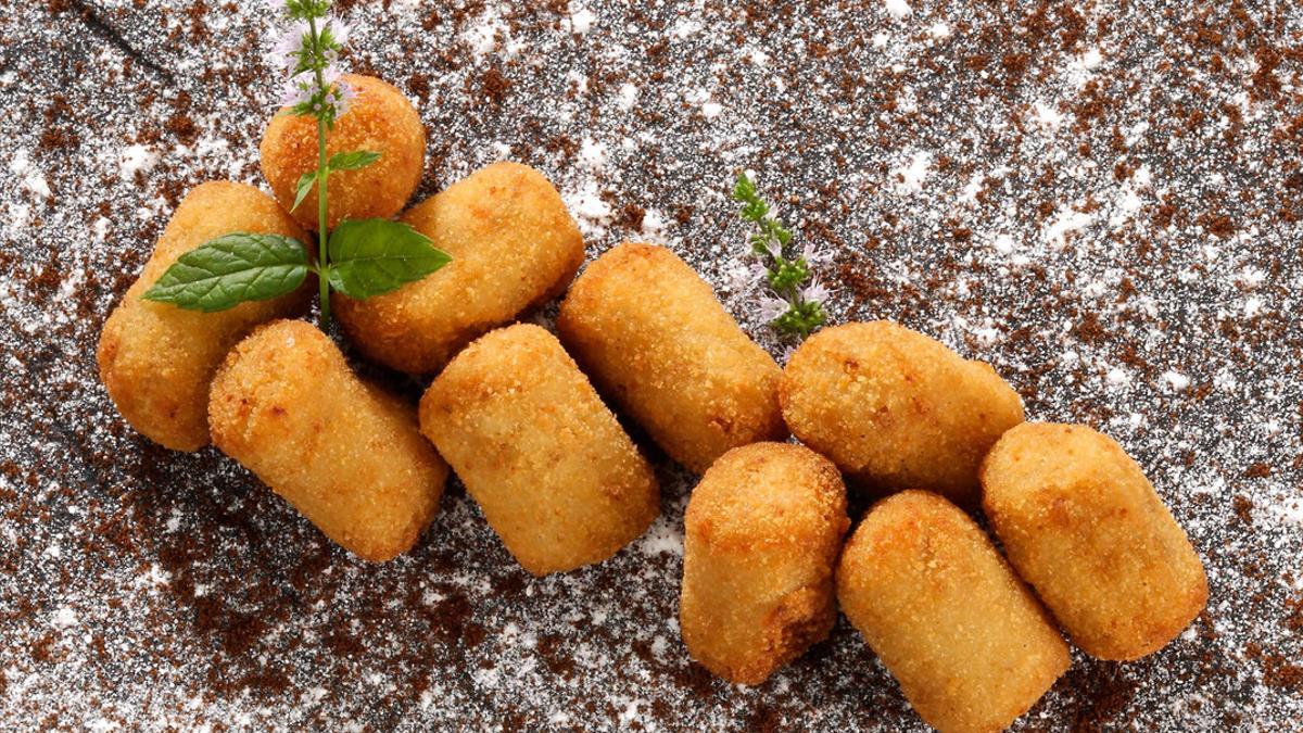 Una decena de croquetas.