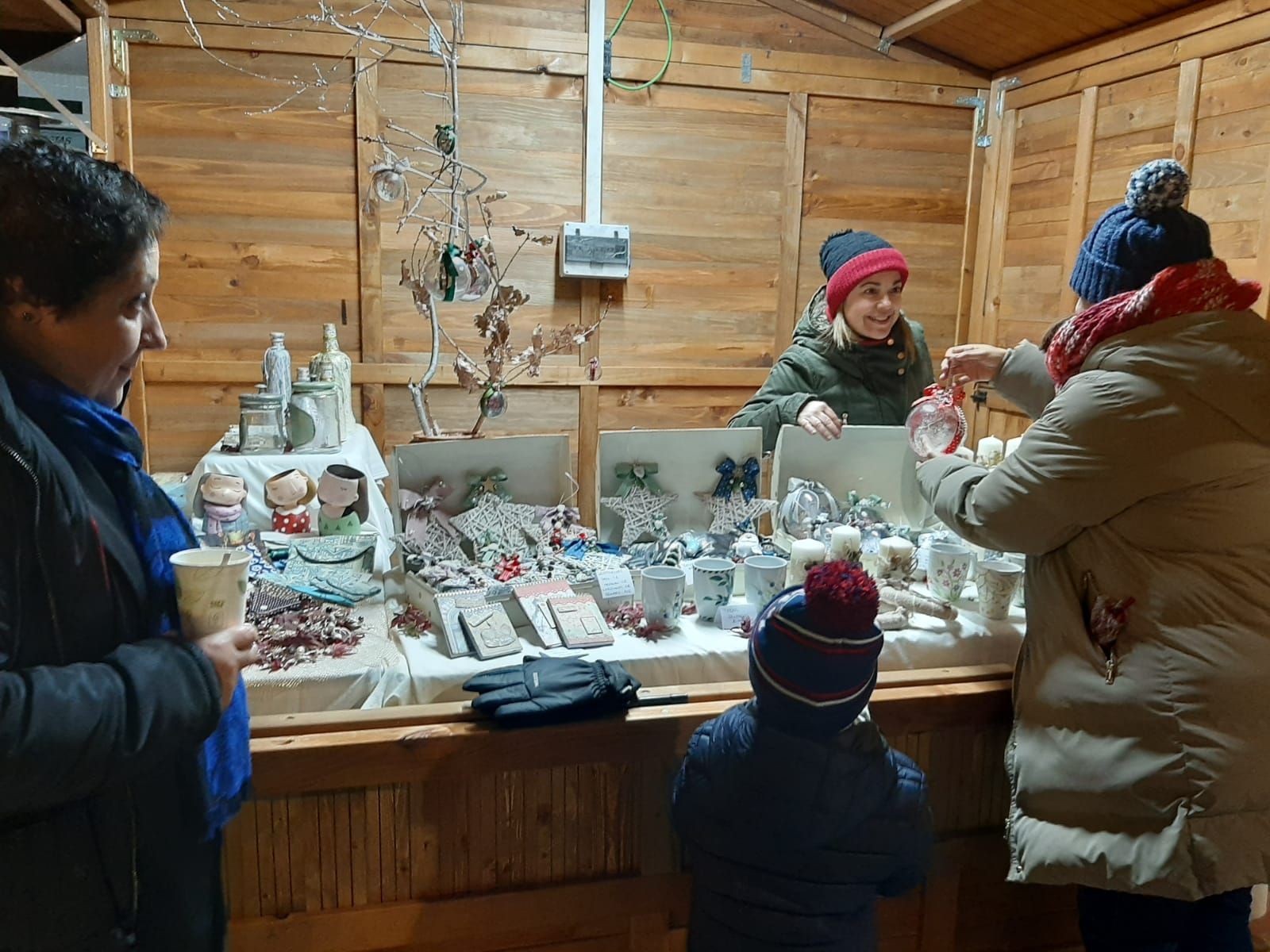 Llanera estrena el  mercadillo navideño: así es la evento en la plaza Cuno Corquera de Posada