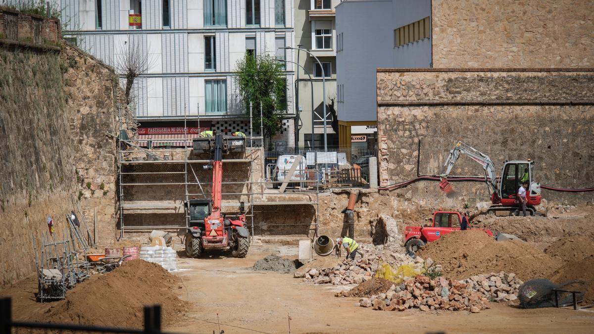 Cierre de la brecha de la muralla de Hermanos Merino de  Badajoz