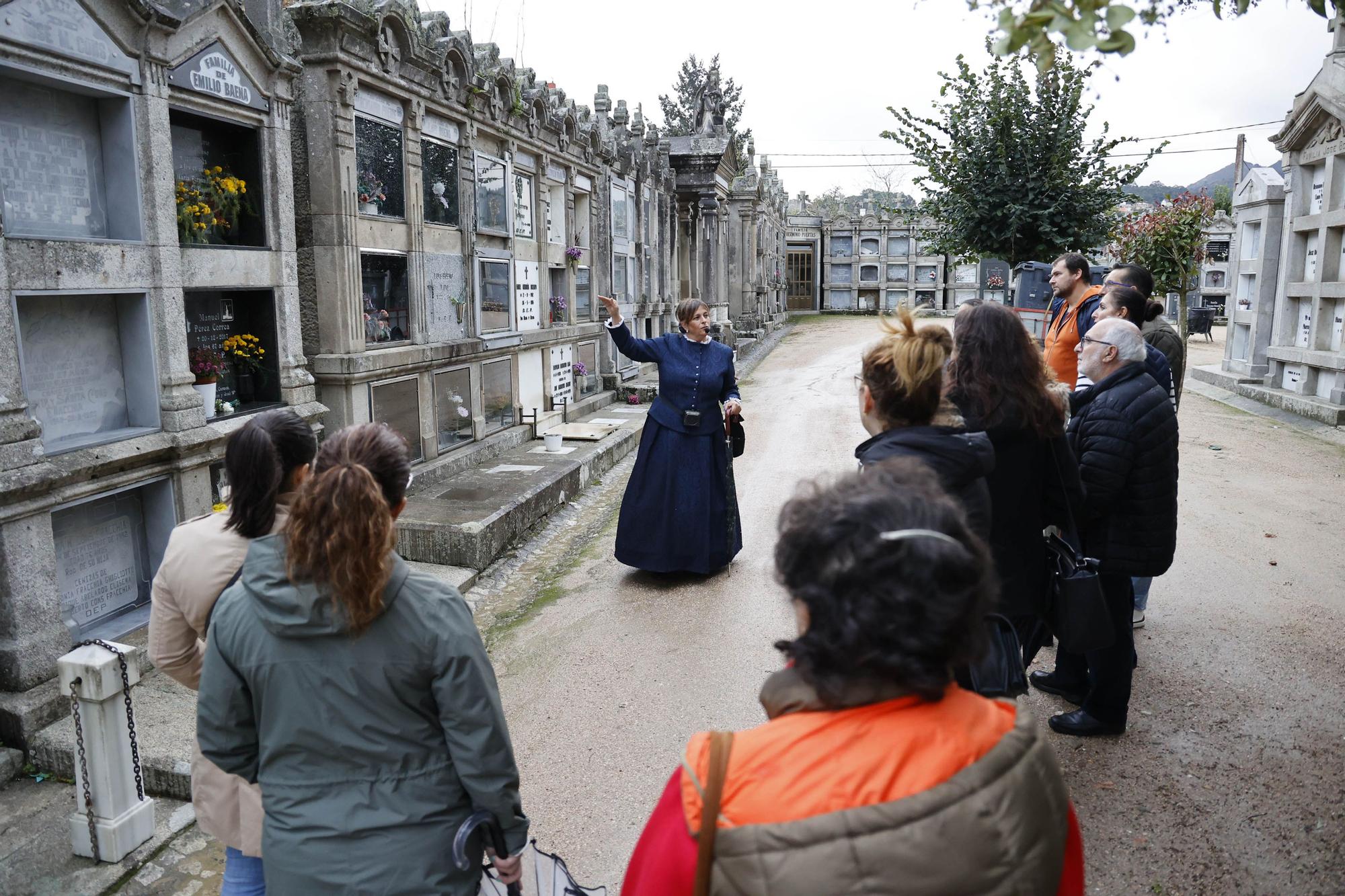 Recorremos el cementerio de Pereiró con Cachamuiña, Concepción Arenal e Irene Ceballos