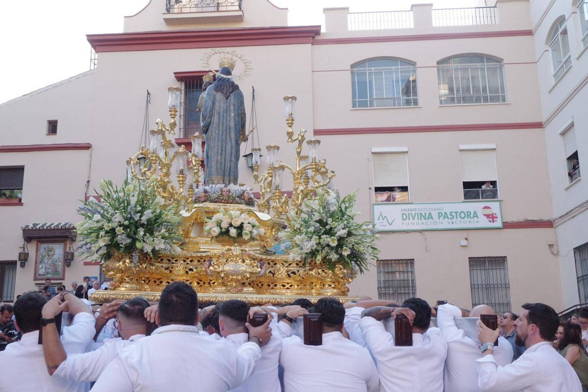 La procesión de María Auxiliadora Coronada, en imágenes