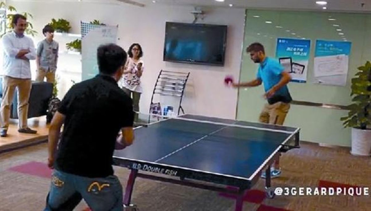 Piqué arrasa al ping-pong_MEDIA_1