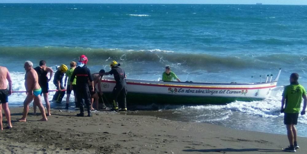 Rescate de una jábega con siete tripulantes