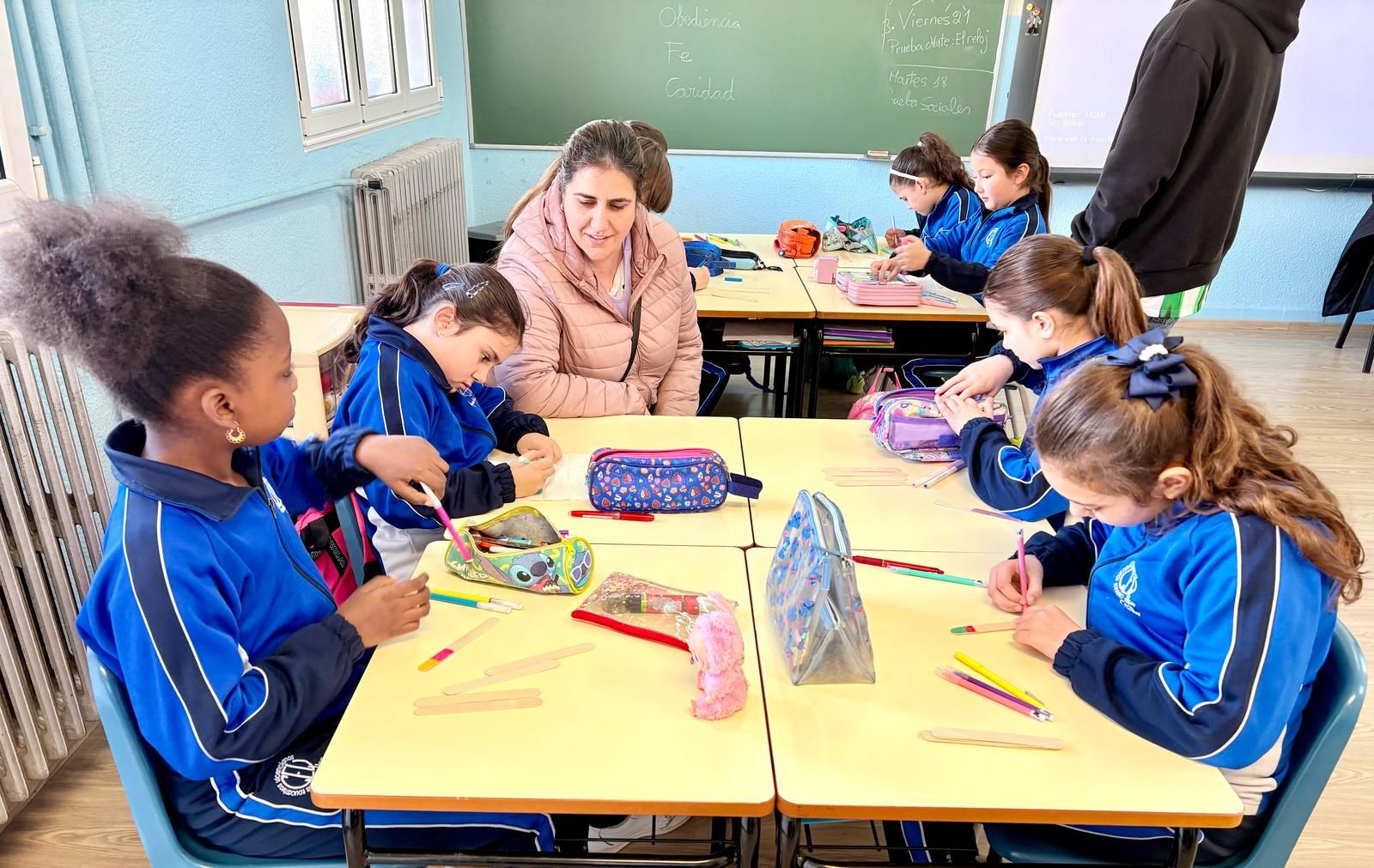 Fiesta colegial en el Patronato por San José (en imágenes)