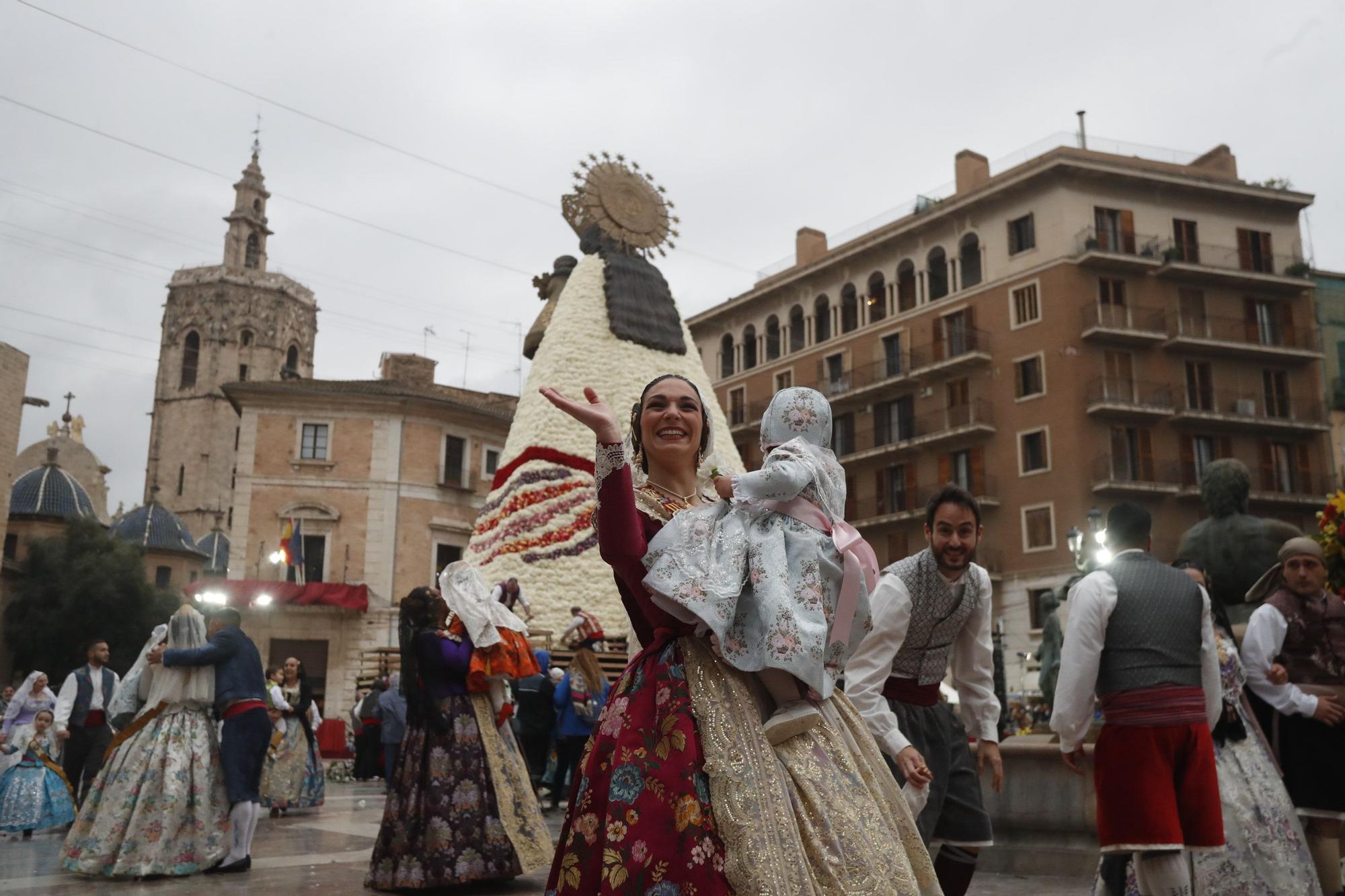 Búscate en el segundo día de ofrenda por la calle de la Paz (entre las 18:00 a las 19:00 horas)