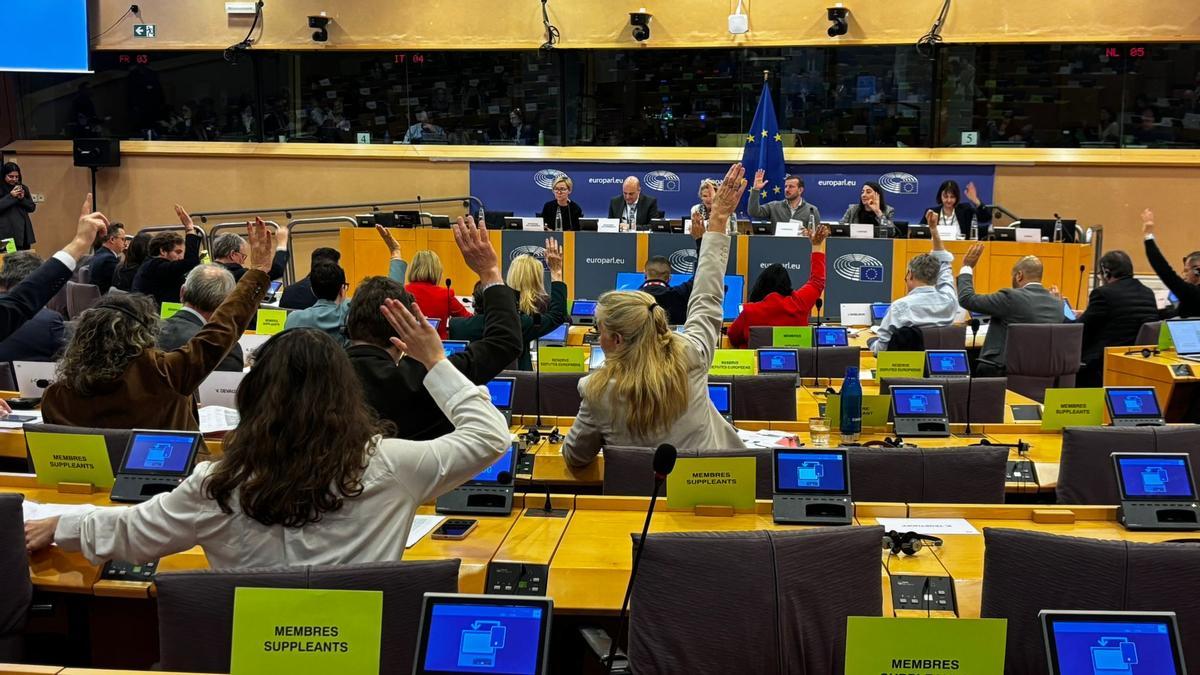 La Comisión de Transportes y Turismo votan a favor de la enmienda que pone en valor la tasa turística.