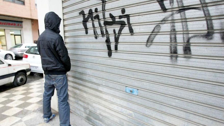 Hasta 1.500 euros por orinar en espacios concurridos en El Campello