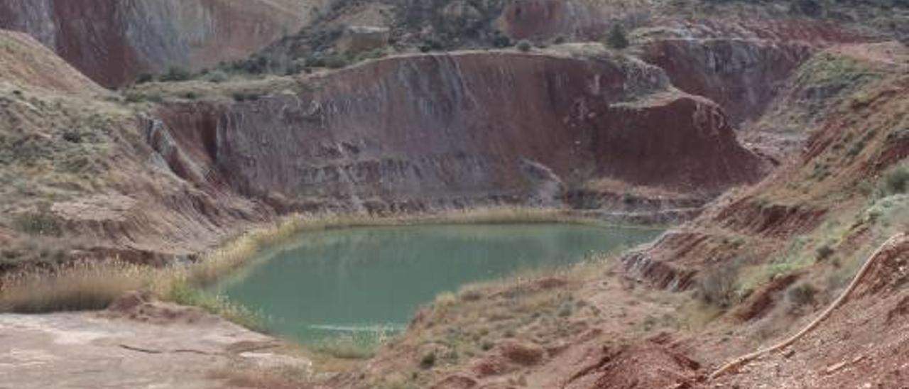 Los regantes de Montserrat compran una cantera para embalsar agua