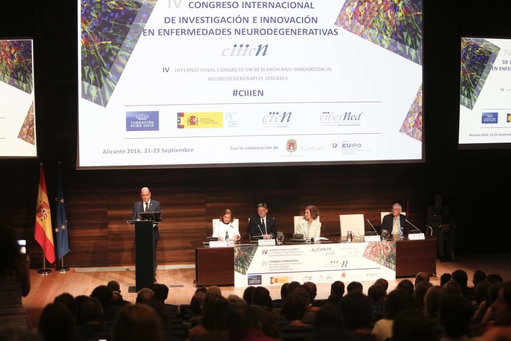 La reina Sofía preside el IV Congreso Internacional de Enfermedades Neurodegeneratiavas en Alicante