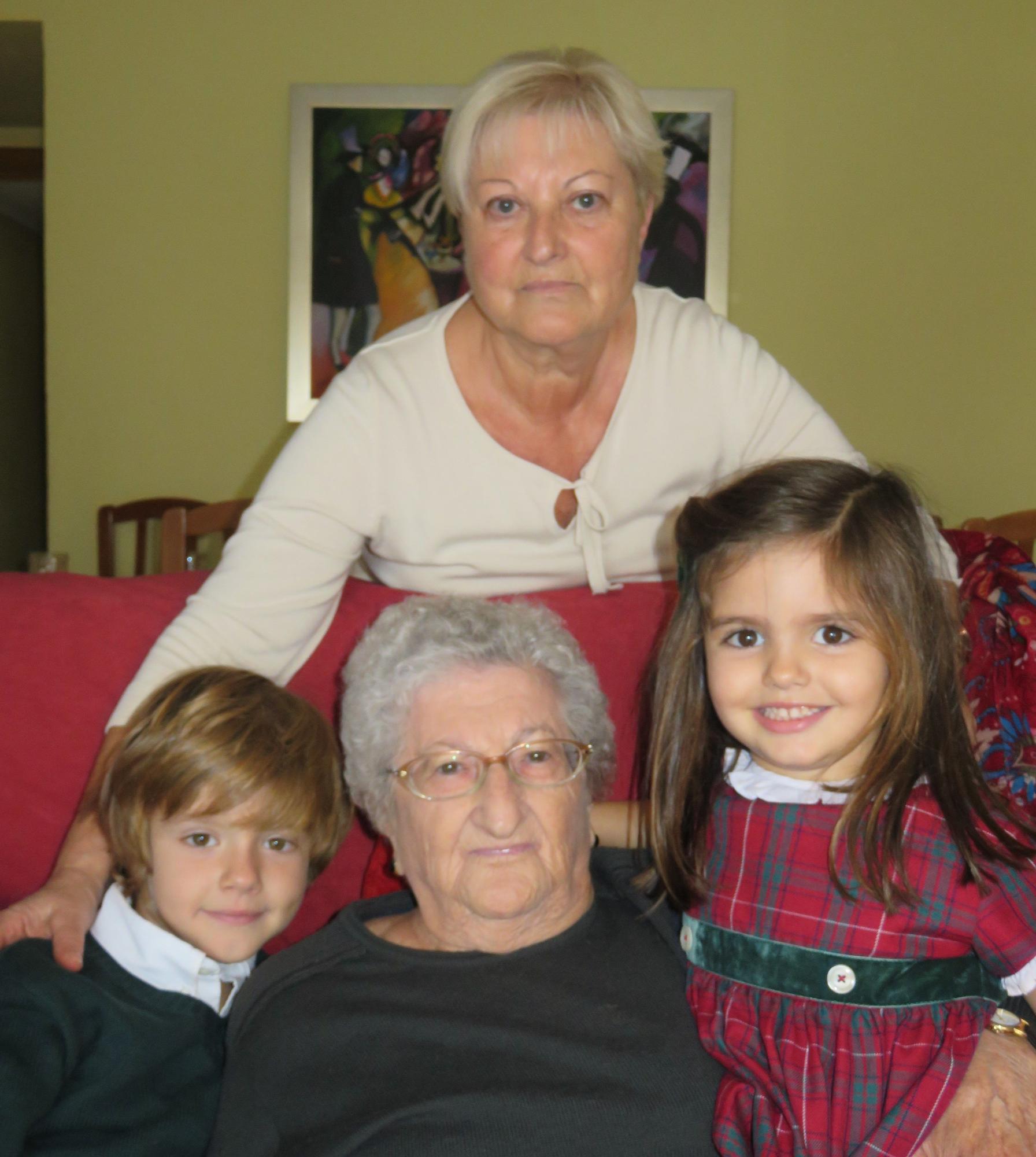 Orgullo de abuela y bisabuela