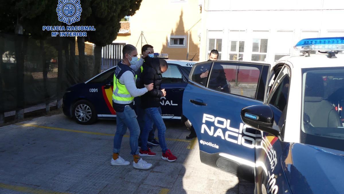 Arrestado por agredir sexualmente a dos jóvenes en baños públicos de Molina