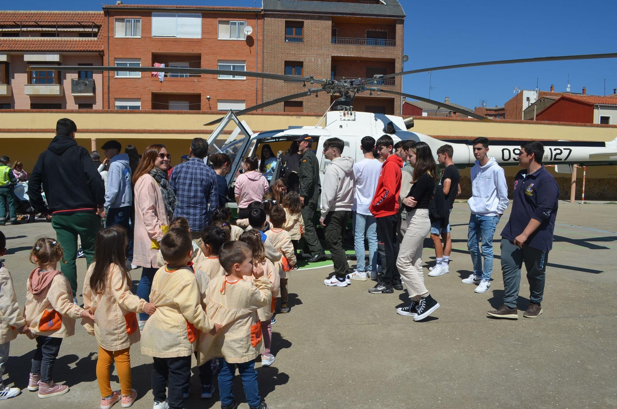 GALERÍA | Exhibición de medios de la Guardia Civil de Zamora ante más de medio millar de estudiantes