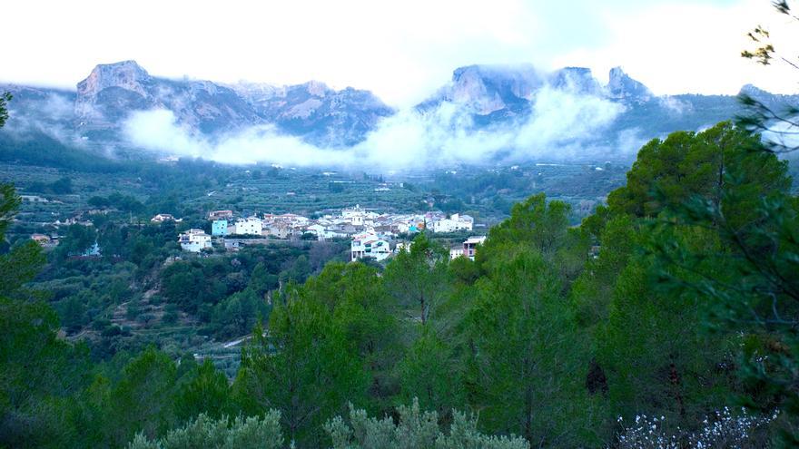 Beniardà, en la cola del pantano de Guadalest