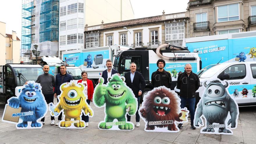 Representantes del gobierno vilagarciano y de Urbaser ayer en Ravella, presentando la nueva campaña de los “comelixos”.