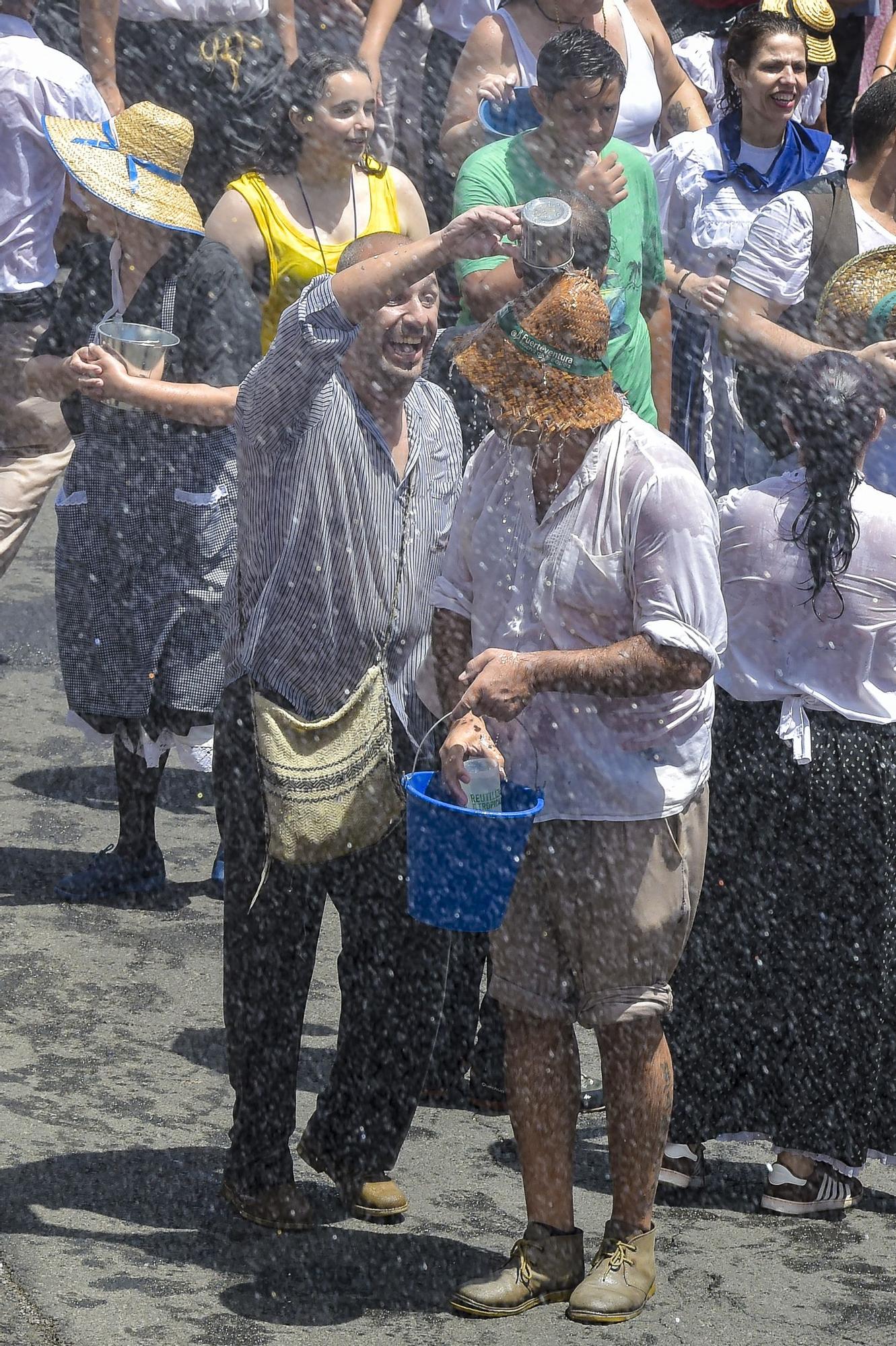 Fiesta del agua de Lomo Magullo