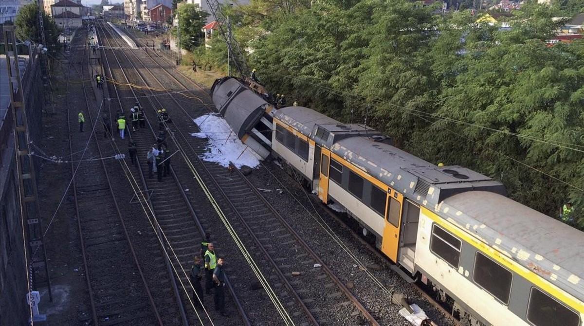 Imagen del descarrilamiento del tren en la estación de O Porriño, Pontevedra.