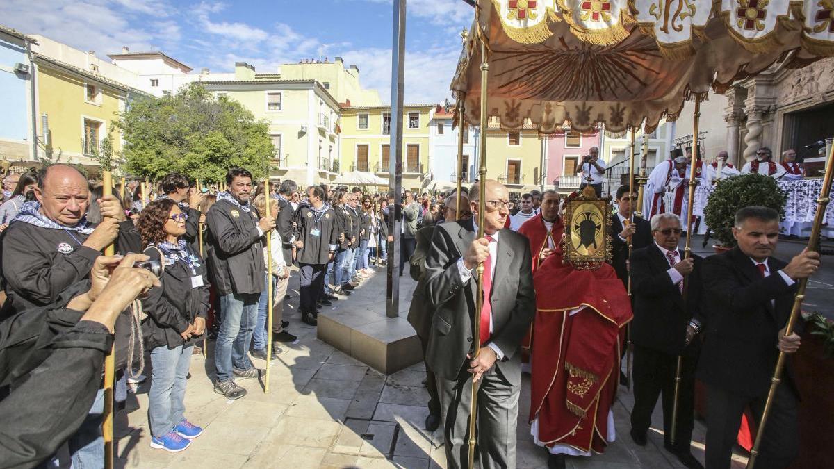 El colectivo festero pide de forma unánime que la Santa Faz salga a la calle el 23 de abril