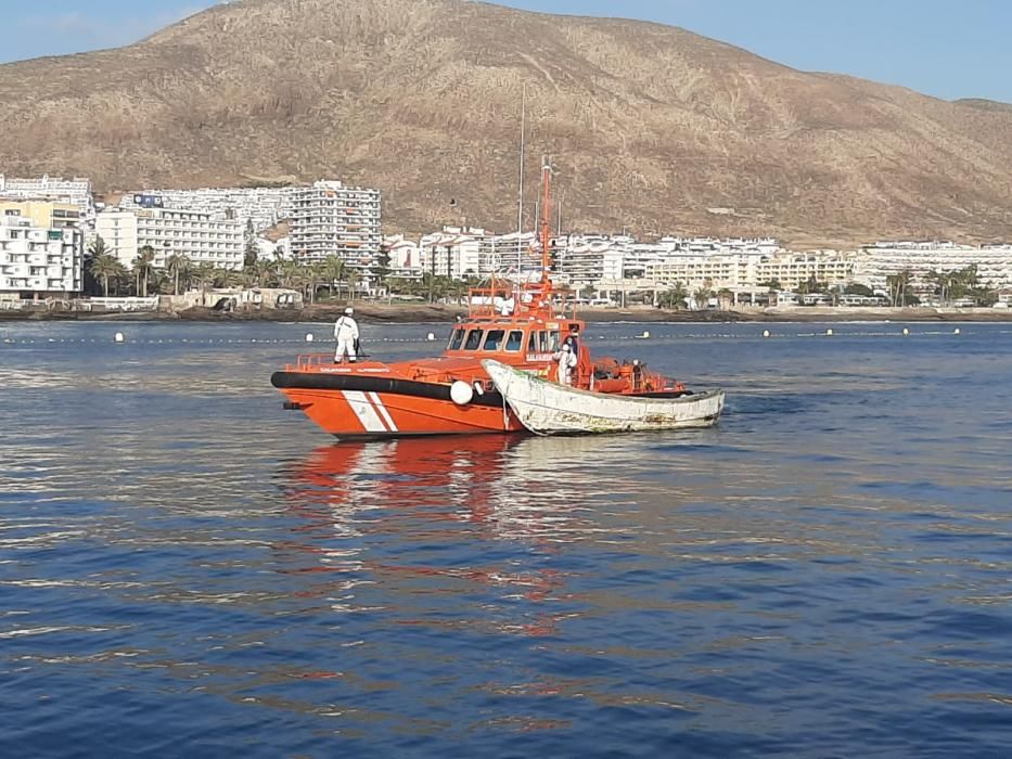 Llega un cayuco al sur de Tenerife