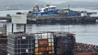Así se agrupan y desagrupan las bateas en Galicia