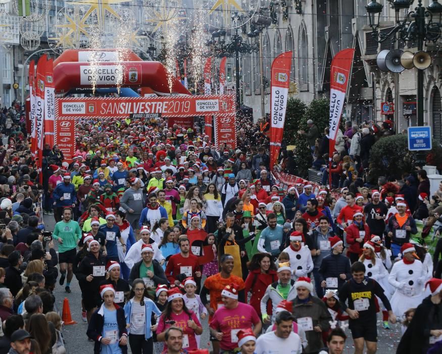 Miles de participantes celebraron el fin de año por el centro de Vigo