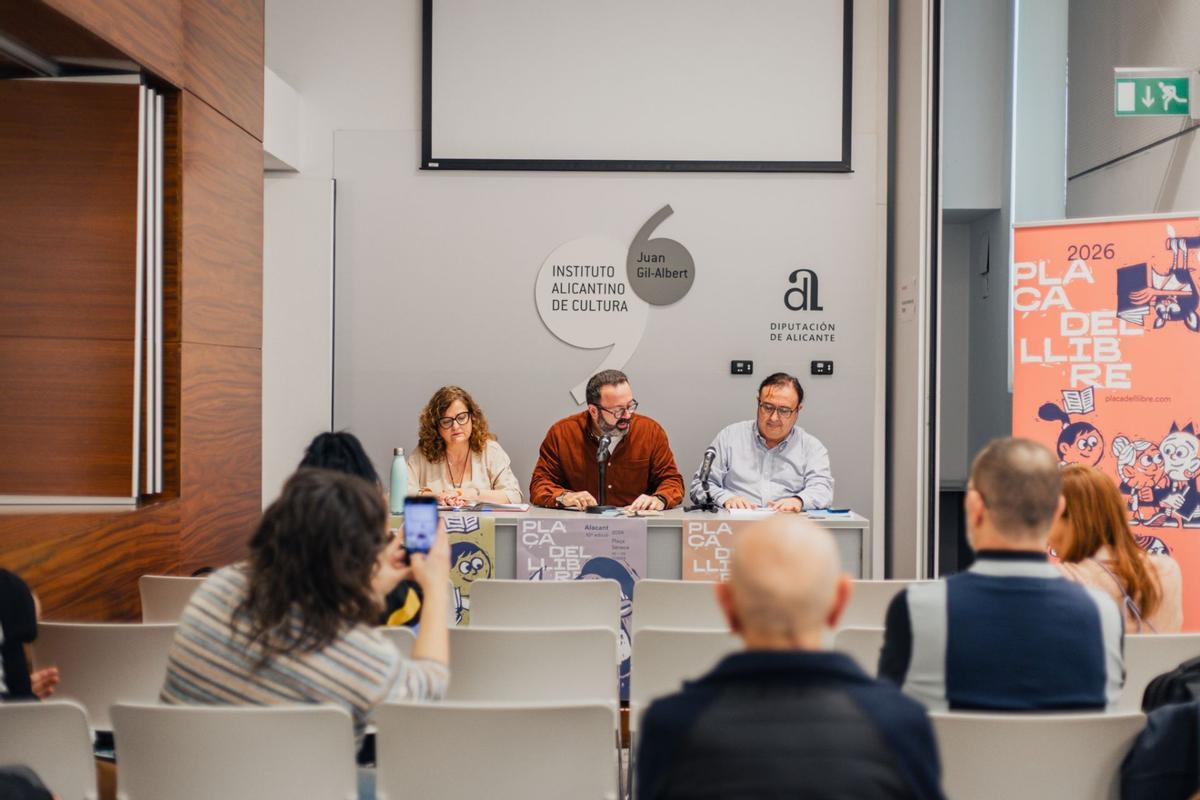Un momento de la rueda de prensa celebrada en el Instituto Alicantino de Cultura