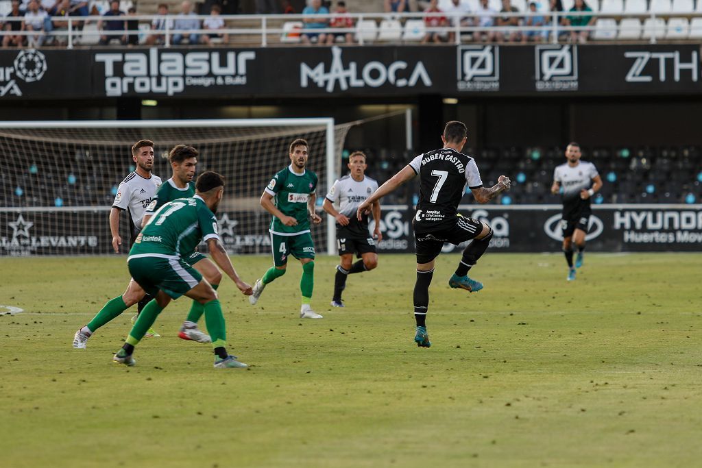 El FC Cartagena 'entierra' al Amorebieta