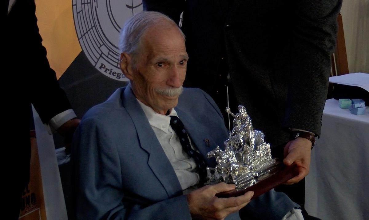 Ladislao Rodríguez tras recibir el galardón.