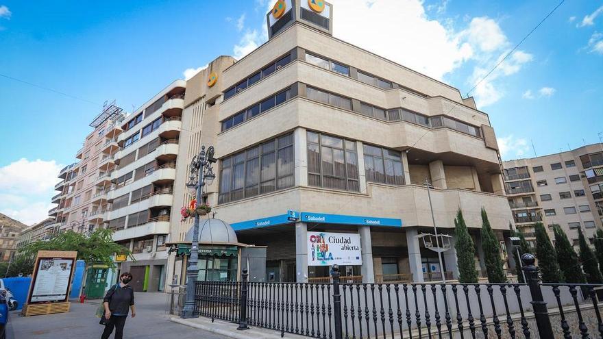 Orihuela comprará el emblemático edificio de la Aula CAM por 3 millones