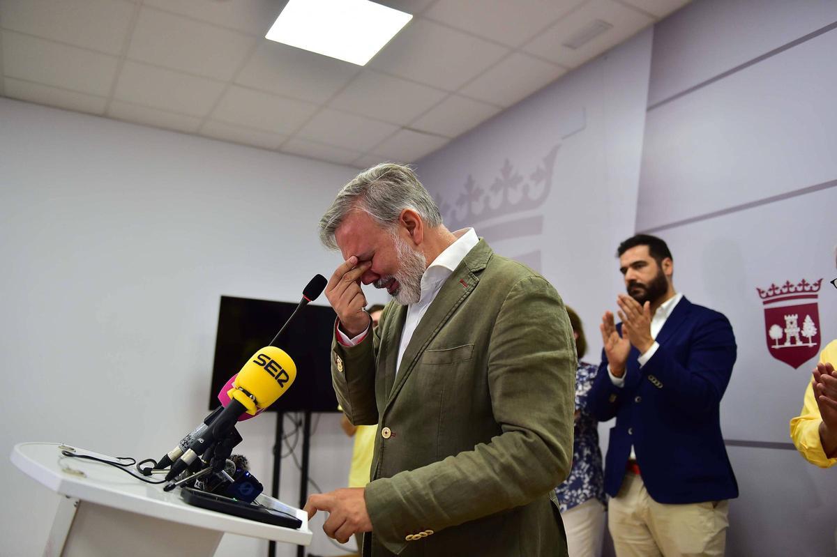 Fotogalería | La rueda de prensa de despedida de Fernando Pizarro, en imágenes