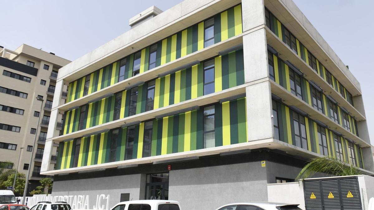 Fachada de la residencia para estudiantes JC1 en Murcia.