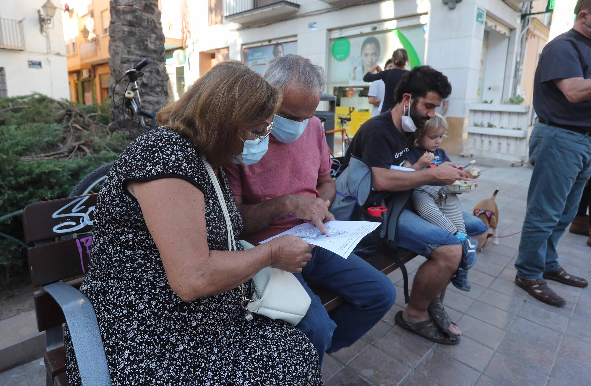 Protesta de los vecinos de Benimaclet contra el vallado de solares ocupados