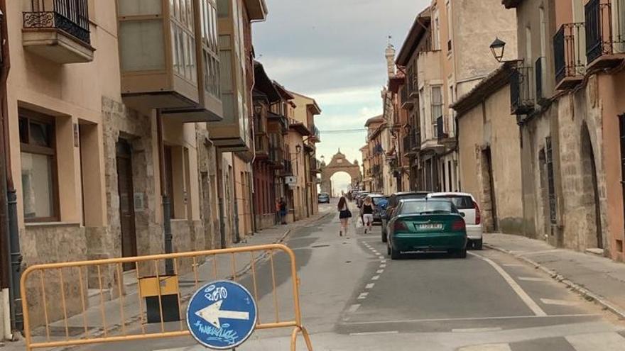 El PP denuncia la última paralización de las obras en la calle Santa Catalina de Roncesvalles